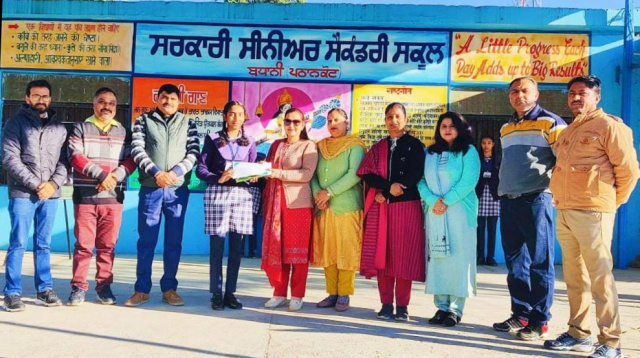 You are currently viewing ਬਧਾਨੀ ਸਕੂਲ ਦੀ ਪਲਕ ਨੇ ਜਿੱਤਿਆ ਜ਼ਿਲ੍ਹਾ ਪੱਧਰੀ ਪੇਂਟਿੰਗ ਮੁਕਾਬਲੇ ਵਿੱਚ ਪਹਿਲਾਂ ਸਥਾਨ