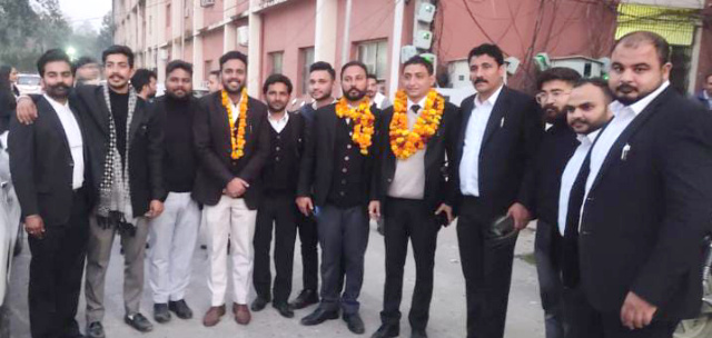 You are currently viewing बार एसोसिएशन का हुआ चुनाव,गौरव शर्मा शर्मा बार एसोसिएशन के नये प्रधान बने