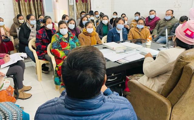 You are currently viewing ਸੀ ਐਚ ਸੀ ਘਰੋਟਾ ਦੇ ਸਮੂਹ ਸਟਾਫ ਨੂੰ ਫਿਰੈਕਸਨਲ ਡੋਜ ਇਜੈਕਟੇਬਲ ਪੋਲੀਓ ਵੈਕਸੀਨ ਸਬੰਧੀ ਟਰੇਨਿੰਗ ਕਰਾਈ