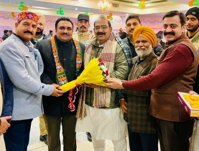 You are currently viewing ਸੰਜੀਵ ਮਿਨਹਾਸ ਨੂੰ ਜਲੰਧਰ (Rural North) ਦੇ ਜਿਲ੍ਹਾ ਇੰਚਾਰਜ ਸਮੇਤ ਕਈ ਭਾਜਪਾ ਆਗੂਆਂ ਨੂੰ ਮਿਲੀਆਂ ਅਹੁਦੇਦਾਰੀਆਂ.. ਦੇਖੋ ਲਿਸਟ..