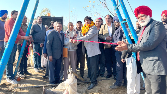 You are currently viewing ਹੁਸ਼ਿਆਰਪੁਰ ਵਿਧਾਨ ਸਭਾ ਹਲਕੇ ’ਚ 8.19 ਕਰੋੜ ਰੁਪਏ ਦੀ ਲਾਗਤ ਨਾਲ ਲੱਗਣਗੇ 21 ਸਿੰਚਾਈ ਟਿਊਬਵੈਲ : ਬ੍ਰਮ ਸ਼ੰਕਰ ਜਿੰਪਾ