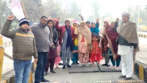 Read more about the article 28 ਵੇਂ ਦਿਨ ਵੀ ਟੋਲਪਲਾਜਾ ਮਾਨਗੜ੍ਹ ਵਿਖੇ ਕਿਸਾਨਾਂ ਤੇ ਮਜਦੂਰਾਂ ਵਲੋਂ ਧਰਨਾ ਪ੍ਰਦਰਸ਼ਨ ਜਾਰੀ