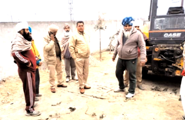 You are currently viewing ਚੋਰਾਂ ਨੇ ਹਵੇਲੀ ਨੂੰ ਬਣਾਇਆ ਨਿਸ਼ਾਨਾ,ਟਰੈਕਟਰ ਲੈ ਕੇ ਹੋਏ ਰਫੂਚੱਕਰ