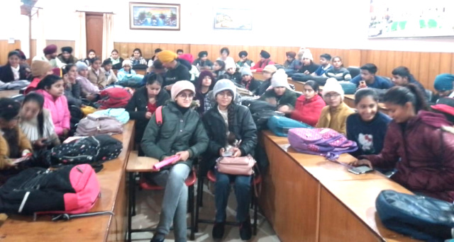 You are currently viewing ਖ਼ਾਲਸਾ ਕਾਲਜ ਗੜ੍ਹਦੀਵਾਲਾ ਵਿਖੇ ਵੈਬਸਾਈਟ ਅਪਡੇਟ ਕਰਨ ਸੰਬੰਧੀ ਵਰਕਸ਼ਾਪ ਲਗਾਈ ਗਈ