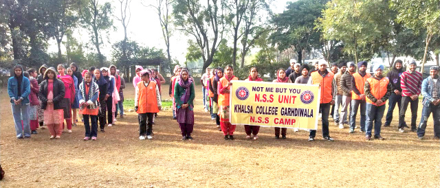You are currently viewing ਖ਼ਾਲਸਾ ਕਾਲਜ,ਗੜ੍ਹਦੀਵਾਲਾ ਵਿਖੇ ਐੱਨ.ਐੱਸ.ਐੱਸ.ਕੈਂਪ ਦਾ ਦੂਜਾ ਦਿਨ
