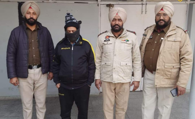 Read more about the article ਗੁਆਂਢੀਆਂ ‘ਚ ਦਹਿਸ਼ਤ ਫੈਲਾਉਣ ਅਤੇ ਡਰਾਉਣ ਲਈ ਕੀਤੇ ਹਵਾਈ ਫਾਇਰ,ਦੋਸ਼ੀ ਗ੍ਰਿਫਤਾਰ