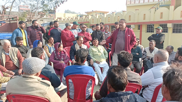 You are currently viewing राहुल गांधी की भारत जोड़ो यात्रा की तैयारियों को लेकर पूर्व विधायक जोगिंदर पाल की ओर से किये गए तूफानी दौरे