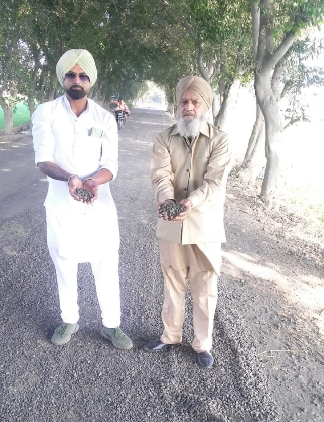 You are currently viewing ਨਵੀਂ ਬਣੀ ਖਲਵਾੜਾ-ਵਾਹਦ ਲਿੰਕ ਰੋਡ ਦੀ ਮਾੜੀ ਹਾਲਤ ਨੂੰ ਲੈ ਕੇ ਰਾਹਗੀਰਾਂ ‘ਚ ਭਾਰੀ ਰੋਸ