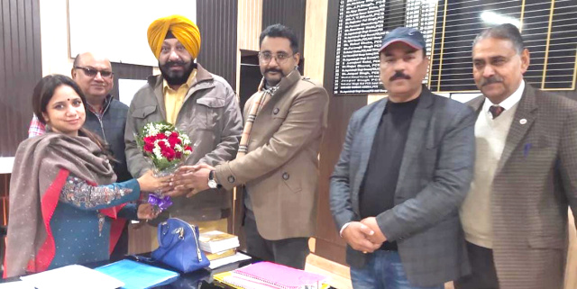 You are currently viewing *ਨੀਂਵ ਵੈਲਫੇਅਰ ਸੁਸਾਇਟੀ ਵਲੋ ਐੱਸ ਡੀ ਐਮ ਬਟਾਲਾ ਨੂੰ ਸ਼ਹਿਰ ਦੀਆਂ ਮੁਸਕਲਾਂ ਬਾਰੇ ਜਾਣੂ ਕਰਵਾਇਆ*