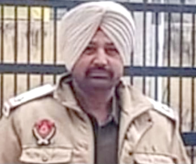 You are currently viewing *पंजाब के कपूरथला में कंझावला जैसा मामला, छोटे हाथी चालक ने ASI को आधा किलोमीटर घसीटा,मौत*