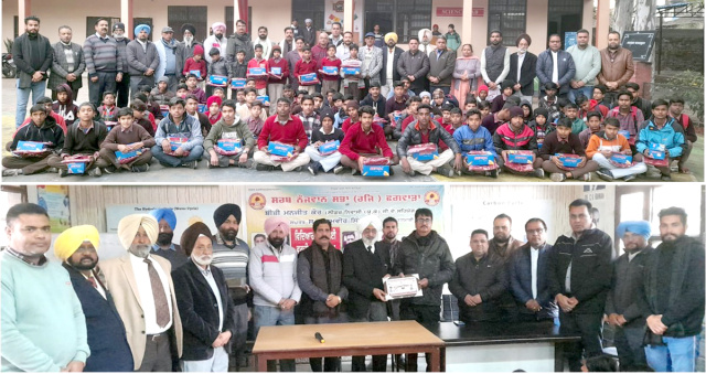 You are currently viewing सर्व नौजवान सभा ने सरकारी सी.सै. स्कूल के 102 जरूरतमंद विद्यार्थियों को बांटी वर्दियां