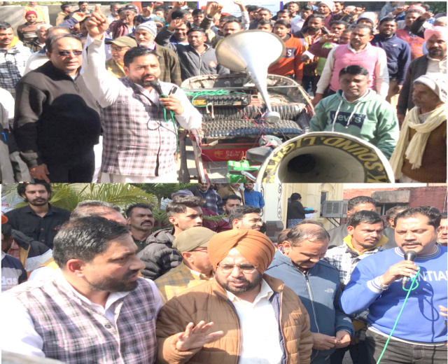 You are currently viewing ਮਾਮਲਾ ਨਗਰ ਨਿਗਮ ਵਲੋਂ ਰੇਹੜੀ ਫੜ੍ਹੀ ਵਾਲਿਆਂ ਉੱਪਰ ਕੀਤੀ ਕਾਰਵਾਈ ਦਾ