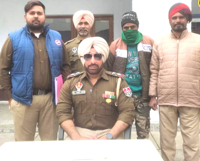 You are currently viewing 25 ਗ੍ਰਾਮ ਹੈਰੋਇੰਨ ਅਤੇ 20 ਹਜਾਰ ਰੁਪਏ ਡਰੱਗ ਮਨੀ ਸਮੇਤ ਇੱਕ ਨੌਜਵਾਨ ਪੁਲਿਸ ਅੜਿੱਕੇ