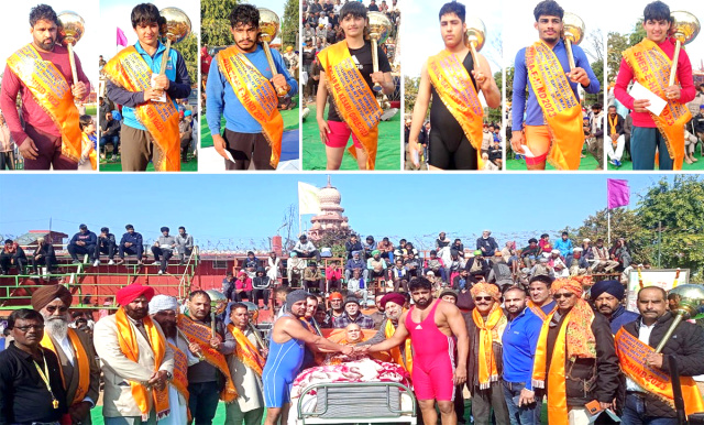 You are currently viewing ਪਿੰਡ ਭੁੱਲੇਵਾਲ ਗੁੱਜਰਾਂ (ਮਾਹਿਲਪੁਰ) ‘ਚ ਸ਼ਾਨੋ ਸ਼ੌਕਤ ਨਾਲ ਕਰਵਾਇਆ ਨੌਵਾਂ ਗੋਲਡ ਕੱਪ ਕੁਸ਼ਤੀ ਦੰਗਲ