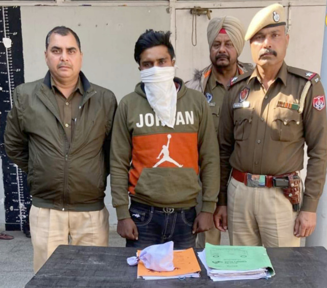 You are currently viewing 115 ਗ੍ਰਾਮ ਨਸ਼ੀਲੇ ਪਦਾਰਥ ਸਮੇਤ ਇੱਕ ਨੌਜਵਾਨ ਪੁਲਿਸ ਅੜਿੱਕੇ