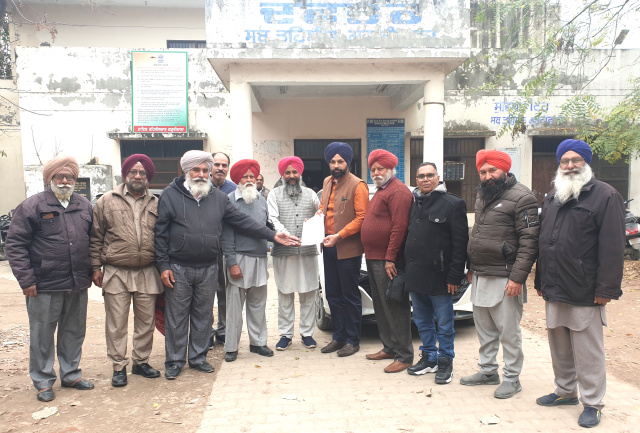 You are currently viewing ਤ੍ਰਿਪੁਰਾ ‘ਚ ਨਿਰਪੱਖ ਚੋਣਾਂ ਕਰਵਾਉਣ ਲਈ ਤਸੀਲਦਾਰ ਰਾਹੀਂ ਰਾਸ਼ਟਰਪਤੀ ਨੂੰ ਭੇਜਿਆ ਮੰਗ ਪੱਤਰ