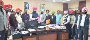 Read more about the article *ਮਾਸਟਰ ਕੇਡਰ ਯੂਨੀਅਨ ਪੰਜਾਬ ਦੀ DPI ਨਾਲ ਮੰਗਾਂ ਸੰਬੰਧੀ ਹੋਈ ਮੀਟਿੰਗ*