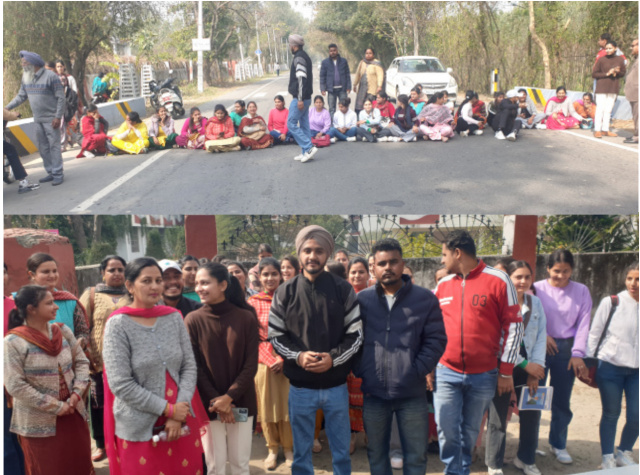 You are currently viewing ਬੀ ਐਡ ਦੇ ਵਿਦਿਆਰਥੀਆਂ ਨੂੰ ਇਮਤਿਹਾਨ ਨਾ ਦੇਣ ਦੇ ਵਿਰੋਧ ਚ ਰੋੜ ਤੇ ਕੀਤਾ ਚੱਕਾ ਜਾਮ 