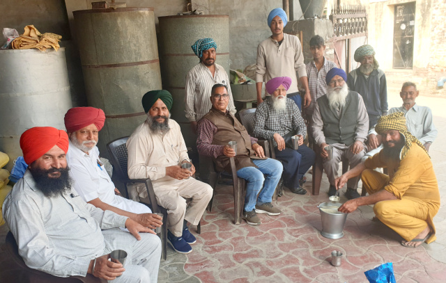 Read more about the article ਅਮਰ ਸ਼ਹੀਦ ਸਾਥੀ ਚੰਨਣ ਸਿੰਘ ਧੂਤ ਅਤੇ ਅਮਰ ਸ਼ਹੀਦ ਸਾਥੀ ਹੁਕਮ ਚੰਦ ਗੁਲਸ਼ਨ ਦੀ 36ਵੀਂ ਬਰਸੀ ਲਈ ਪਿੰਡ ਪਿੰਡ ਨੁੱਕੜ ਮੀਟਿੰਗਾਂ ਜਾਰੀ 