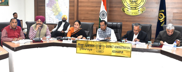 You are currently viewing ਸਰਕਾਰ ਦੀਆਂ ਯੋਜਨਾਵਾਂ ਦਾ ਲਾਭ ਹਰ ਲਾਭਪਾਤਰੀ ਤੱਕ ਪਹੁੰਚਾਉਣਾ ਯਕੀਨੀ ਬਣਾਇਆ ਜਾਵੇ : ਸੋਮ ਪ੍ਰਕਾਸ਼