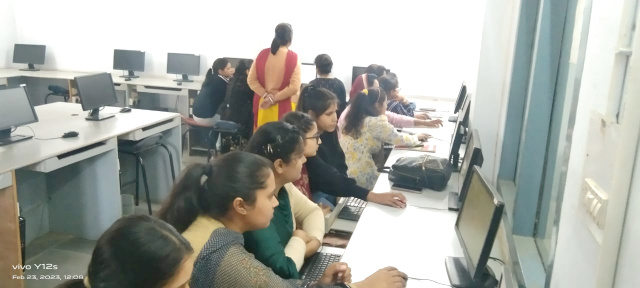 You are currently viewing ਕੈਰੀਅਰ ਗਾਈਡੈਂਸ ਅਤੇ ਪਲੇਸਮੈਂਟ ਸੈੱਲ ਵਲੋਂ ਕੰਪਿਊਟਰ ਟੈਕਨਾਲੌਜੀ ਤੇ ਵਿਸ਼ੇਸ ਲੈਕਚਰ