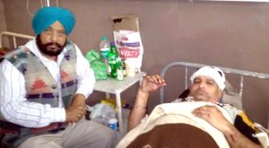 Read more about the article ਅਣਪਛਾਤੇ ਹਥਿਆਰਬੰਦ ਨੌਜਵਾਨਾਂ ਨੇ ਪਿੰਡ ਜਗਪਾਲਪੁਰ ਦੇ ਪੰਚਾਇਤ ਮੈਂਬਰ ਦਵਿੰਦਰ ਪਾਲ ਨੂੰ ਕੀਤਾ ਗੰਭੀਰ ਜਖਮੀ