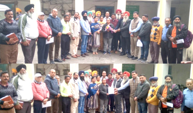 You are currently viewing ਪੰਚਾਇਤ ਯੂਨੀਅਨ ਬਲਾਕ ਫਗਵਾੜਾ ਨੇ ਜਿਲ੍ਹਾ ਯੋਜਨਾ ਬੋਰਡ ਦੀ ਚੇਅਰਮੈਨ ਨੂੰ ਦਿੱਤਾ ਮੰਗ ਪੱਤਰ