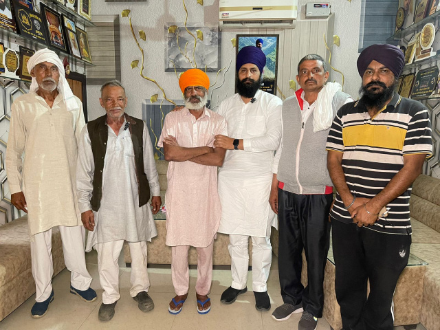 Read more about the article ਬਾਬਾ ਦੀਪ ਸਿੰਘ ਸੇਵਾ ਸੁਸਾਇਟੀ ਵਲੋਂ ਇੱਕ ਹੋਰ ਲਾਪਤਾ ਵਿਅਕਤੀ ਨੂੰ ਉਸਦੇ ਪਰਿਵਾਰ ਨਾਲ ਮਿਲਾਇਆ