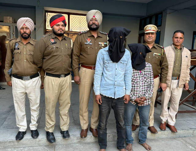 You are currently viewing 200 ਨਸ਼ੀਲੇ ਕੈਪਸੂਲਾਂ ਸਮੇਤ ਮੋਟਰਸਾਈਕਲ ਸਵਾਰ 2 ਨੌਜਵਾਨ ਪੁਲਿਸ ਅੜਿੱਕੇ