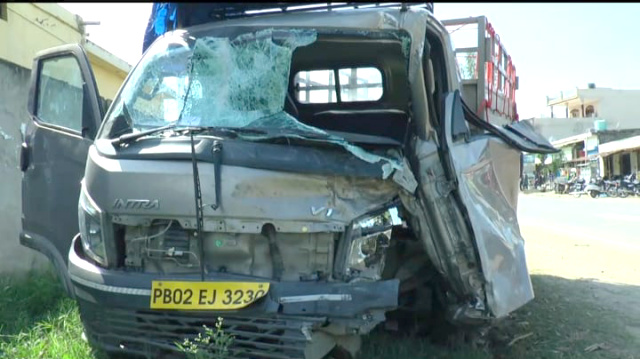 You are currently viewing ਹੋਲਾ ਮੁਹੱਲਾ ਤੇ ਜਾ ਰਹੀ ਸੰਗਤ ਨਾਲ ਭਰਿਆ ਟੈਂਪੂ ਖੰਬੇ ਨਾਲ ਟਕਰਾਇਆ,ਕਈ ਜਖਮੀ 