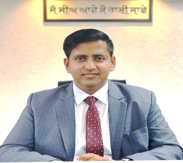 You are currently viewing ਡਿਪਟੀ ਕਮਿਸ਼ਨਰ ਨੇ ਪੁਲਿਸ ਪ੍ਰਸ਼ਾਸ਼ਨ ਤੇ ਬੀ ਐਸ ਐਫ ਅਧਿਕਾਰੀਆਂ ਨੂੰ ਜਿਲ੍ਹੇ ਅੰਦਰ ਗੈਰ ਕਾਨੂੰਨੀ ਨਸ਼ੀਲੀਆਂ ਵਸਤਾਂ ਅਤੇ ਡਰੱਗਜ਼ ਆਦਿ ਫੜੇ ਜਾਣ ਤੇ ਉਸਦੀ ਕੀਮਤ ਨਸ਼ਰ ਨਾ ਕਰਨ ਲਈ ਕਿਹਾ