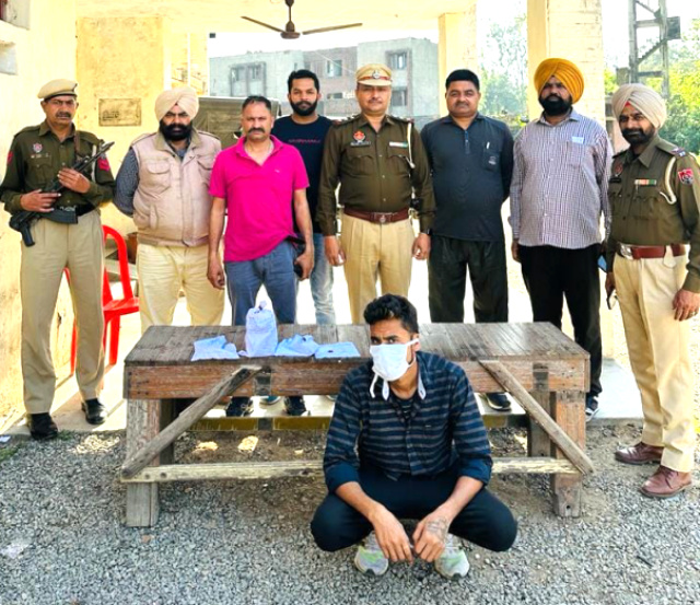 You are currently viewing नशीले पदार्थों के कारोबार के खिलाफ पुलिस की कार्रवाई/ एक को गिरफ्तार कर 255 ग्राम हेरोइन की जब्त