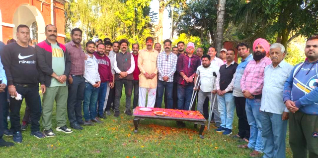 Read more about the article आम आदमी पार्टी जिला पठानकोट की ओर से मनाई गई होली