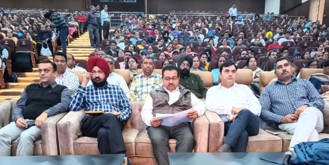 Read more about the article ਸਰਕਾਰੀ ਸਕੂਲਾਂ ਵਿੱਚ ਦਾਖ਼ਲਾ ਮੁਹਿੰਮ: ਹੁਸ਼ਿਆਰਪੁਰ ਵਿੱਚ ਹੋਈ ਤਹਿਸੀਲ ਪੱਧਰੀ ਮੀਟਿੰਗ
