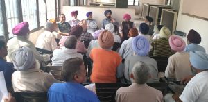 Read more about the article ਨੰਬਰਦਾਰਾਂ ਦੀ ਮਹੀਨਾਵਾਰ ਹੋਈ ਮੀਟਿੰਗ,ਨਾਇਬ ਤਸੀਲਦਾਰ ਗੜ੍ਹਦੀਵਾਲਾ ਲਵਦੀਪ ਸਿੰਘ ਧੂਤ ਨੇ ਮੀਟਿੰਗ ਨੂੰ ਕੀਤਾ ਸੰਬੋਧਨ