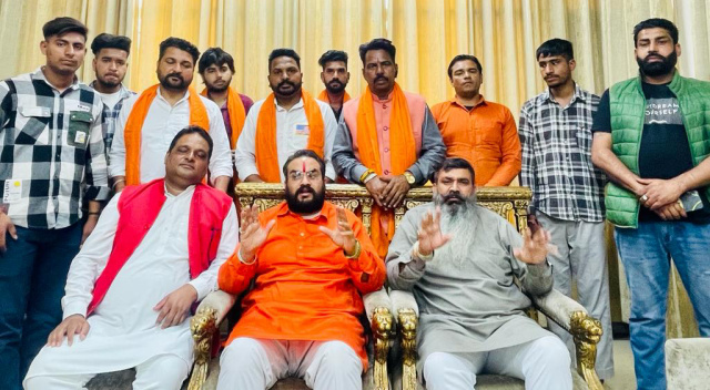 You are currently viewing ਸ਼ਿਵ ਸੈਨਾ (ਯੂ.ਬੀ.ਟੀ.) ਦੀ ਪੀ.ਡਬਲਿਊ. ਡੀ ਰੈਸਟ ਹਾਊਸ ਵਿਖੇ ਹੋਈ ਮੀਟਿੰਗ ਦੌਰਾਨ ਪਟਿਆਲਾ ਇਕਾਈ ਦਾ ਵਿਸਥਾਰ,ਜ਼ਿਲ੍ਹਾ ਪੱਧਰ ‘ਤੇ ਨਿਯੁਕਤ ਕੀਤੇ ਗਏ ਅਹੁਦੇਦਾਰ