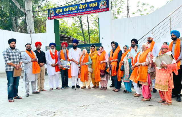 Read more about the article ਖਾਲਸਾ ਏਡ ਤੋਂ ਸ.ਰਵੀ ਸਿੰਘ ਦੀ ਮਾਤਾ ਤੇ ਭੈਣ ਜੀ ਦੇ ਗੁਰ ਆਸਰਾ ਸੇਵਾ ਘਰ ਬਾਹਗਾ ਵਿਖੇ ਪਹੁੰਚਣ ਤੇ ਸਨਮਾਨ