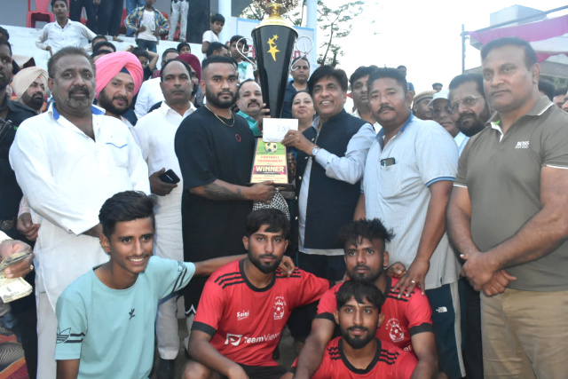 You are currently viewing ਸੂਬੇ ’ਚ ਖੇਡ ਸਭਿਆਚਾਰ ਨੂੰ ਉਤਸ਼ਾਹਿਤ ਕਰ ਰਹੀ ਹੈ ਪੰਜਾਬ ਸਰਕਾਰ : ਬ੍ਰਮ ਸ਼ੰਕਰ ਜਿੰਪਾ