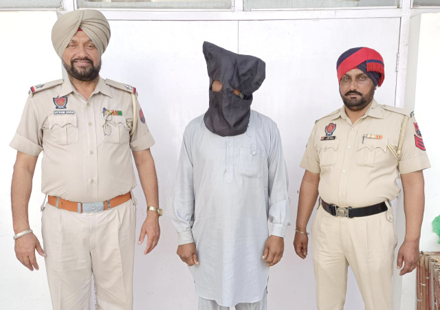 Read more about the article ਔਰਤ ਨਾਲ਼ ਅਸ਼ਲੀਲ ਹਰਕਤਾਂ ਕਰਨ ਵਾਲੇ ਵਿਅਕਤੀ ਨੂੰ ਪੁਲਿਸ ਨੇ ਕੀਤਾ ਗ੍ਰਿਫ਼ਤਾਰ