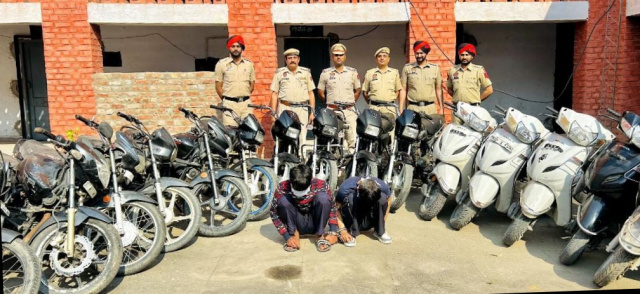 You are currently viewing ਪੁਲਿਸ ਨੇ ਵਾਹਨ ਚੋਰੀ ਕਰਨ ਵਾਲੇ ਗਿਰੋਹ ਦਾ ਕੀਤਾ ਪਰਦਾਫਾਸ਼