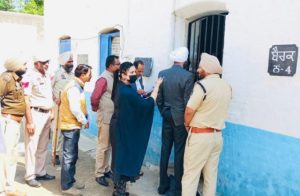 Read more about the article ਜ਼ਿਲ੍ਹਾ ਤੇ ਸੈਸ਼ਨ ਜੱਜ ਵਲੋਂ ਕੇਂਦਰੀ ਜੇਲ੍ਹ ਹੁਸ਼ਿਆਰਪੁਰ ਦਾ ਦੌਰਾ