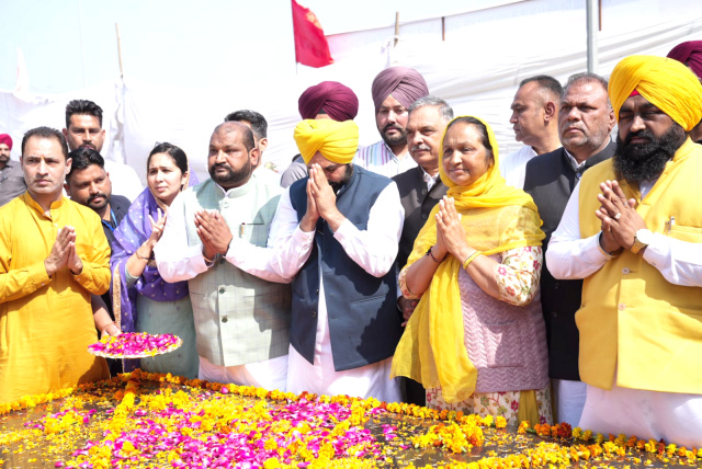 You are currently viewing मुख्यमंत्री द्वारा लोगों को शहीद भगत सिंह के सपनों को साकार करने के लिए आगे आने का न्योता