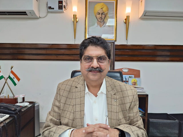 You are currently viewing ਫ਼ਸਲੀ ਵਿਭਿੰਨਤਾ ਪ੍ਰੋਗਰਾਮ (ਸੀ.ਡੀ.ਪੀ) ਅਧੀਨ ਵੱਖ-ਵੱਖ ਖੇਤੀਬਾੜੀ ਮਸ਼ੀਨਾਂ ਦੀ ਖਰੀਦ ਉਪਰੰਤ ਕਿਸਾਨਾਂ ਨੂੰ ਸਬਸਿਡੀ ਜਾਰੀ- ਡਿਪਟੀ ਕਮਿਸ਼ਨਰ