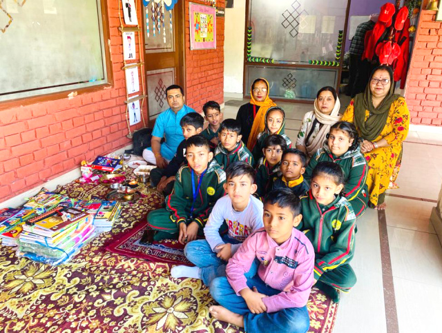 You are currently viewing ਬਾਲ ਵਾਟਿਕਾ ਸਕੂਲ ਵਿੱਚ ਨਵੇਂ ਸੈਸ਼ਨ ਦੇ ਸ਼ੁੱਭ ਆਰੰਭਤਾ ਲਈ ਸਰਸਵਤੀ ਪੂਜਾ ਕੀਤੀ ਗਈ