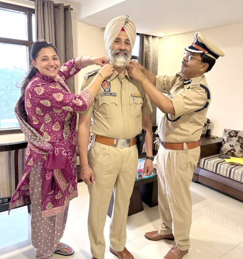 You are currently viewing ਬਲਵਿੰਦਰ ਸਿੰਘ ਸਬ ਇੰਸਪੈਕਟਰ ਤੋਂ ਤਰੱਕੀ ਉਪਰੰਤ ਬਣੇ ਪੁਲਿਸ ਇੰਸਪੈਕਟਰ