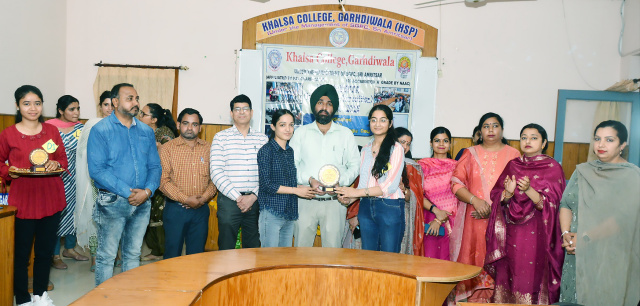 You are currently viewing ਖਾਲਸਾ ਕਾਲਜ ਗੜ੍ਹਦੀਵਾਲਾ ਵਿਖੇ ਕੰਪਿਊਟਰ ਵਿਭਾਗ ਵਲੋਂ ਨੈਸ਼ਨਲ ਟੈਕਨੌਲਜ਼ੀ ਦਿਵਸ ਨੂੰ ਸਮਰਪਿਤ ਇੰਟਰ ਕਾਲਜ ਮੁਕਾਬਲੇ ਅਯੋਜਿਤ
