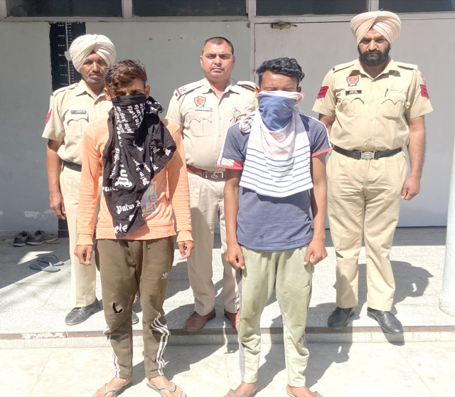 You are currently viewing ਪੁਲਿਸ ਵੱਲੋਂ ਚੋਰੀ ਕਰਨ ਵਾਲੇ 2 ਗ੍ਰਿਫਤਾਰ