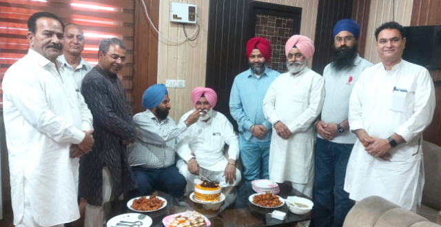 You are currently viewing ਡਾ.ਉਬਰਾਏ ਮਨੁੱਖਤਾ ਨੂੰ ਬਚਾਉਣ ਲਈ ਕਰ ਰਹੇ ਹਨ ਪਰ ਉਪਕਾਰੀ ਤੇ ਨੇਕ ਕਾਰਜ : ਮੇਅਰ ਸੁੱਖ ਤੇਜਾ