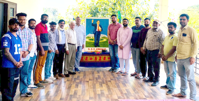 You are currently viewing ਭਾਰਤ ਰਤਨ ਬਾਬਾ ਸਾਹਿਬ ਡਾ.ਭੀਮ ਰਾਓ ਅੰਬੇਡਕਰ ਜੀ ਨੂੰ ਭਾਜਪਾ ਵਰਕਰਾਂ ਵਲੋਂ ਸ਼ਰਧਾ ਦੇ ਫੁੱਲ ਭੇਂਟ