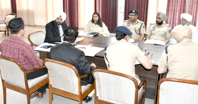 You are currently viewing ਜ਼ਿਲ੍ਹਾ ਤੇ ਸੈਸ਼ਨ ਜੱਜ ਨੇ ਕੀਤੀ ਜ਼ਿਲ੍ਹਾ ਲੀਗਲ ਸਰਵਿਸਜ਼ ਅਥਾਰਟੀ ਦੇ ਮੈਂਬਰਾਂ ਨਾਲ ਮੀਟਿੰਗ